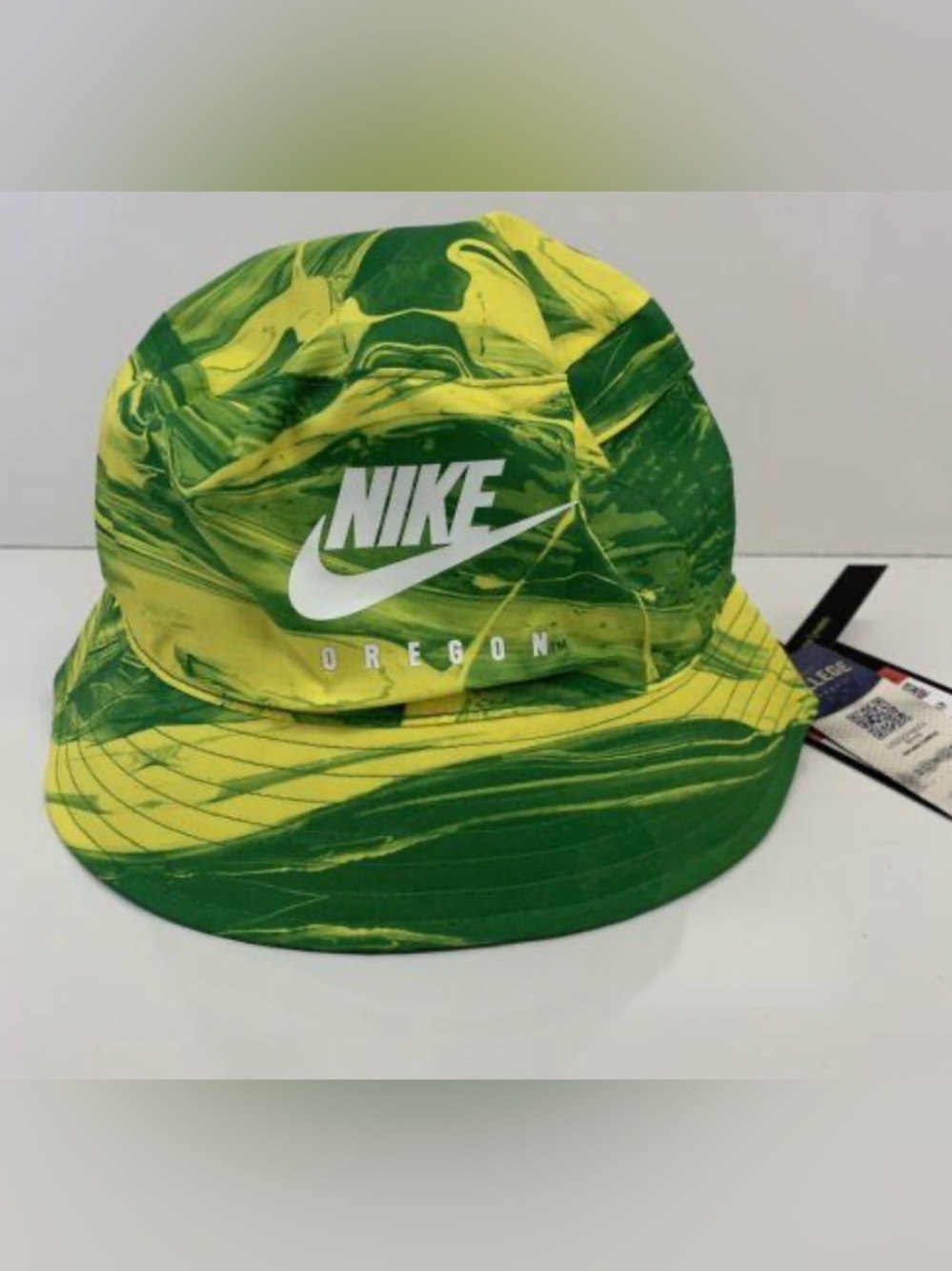 NIKE REVERSIBLE TIE-DYE OREGON DUCKS BUCKET HAT